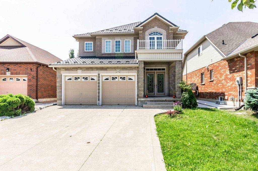 Hamilton, ON L8V 2M7,252 THORNER DR #UPPER