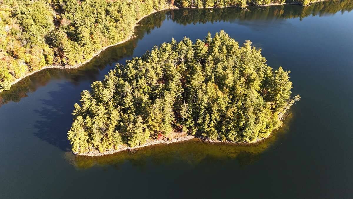 North Frontenac, ON K0H 1K0,100 Kilgore Island N/A