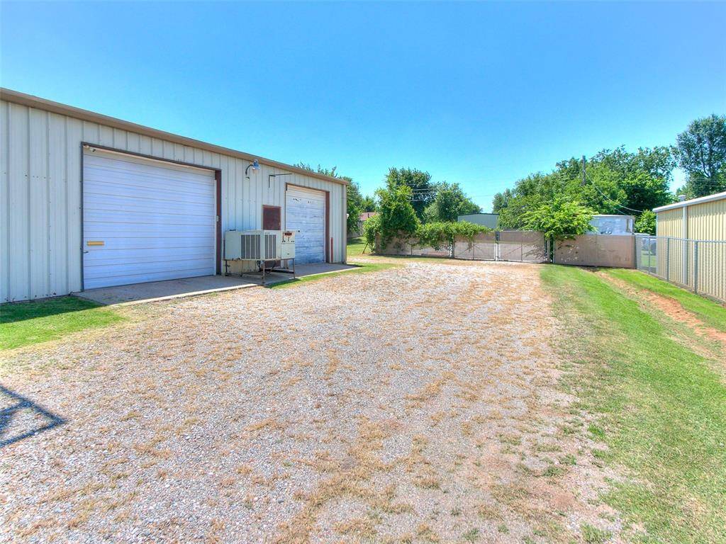 Mustang, OK 73064,1608 E State Highway 152