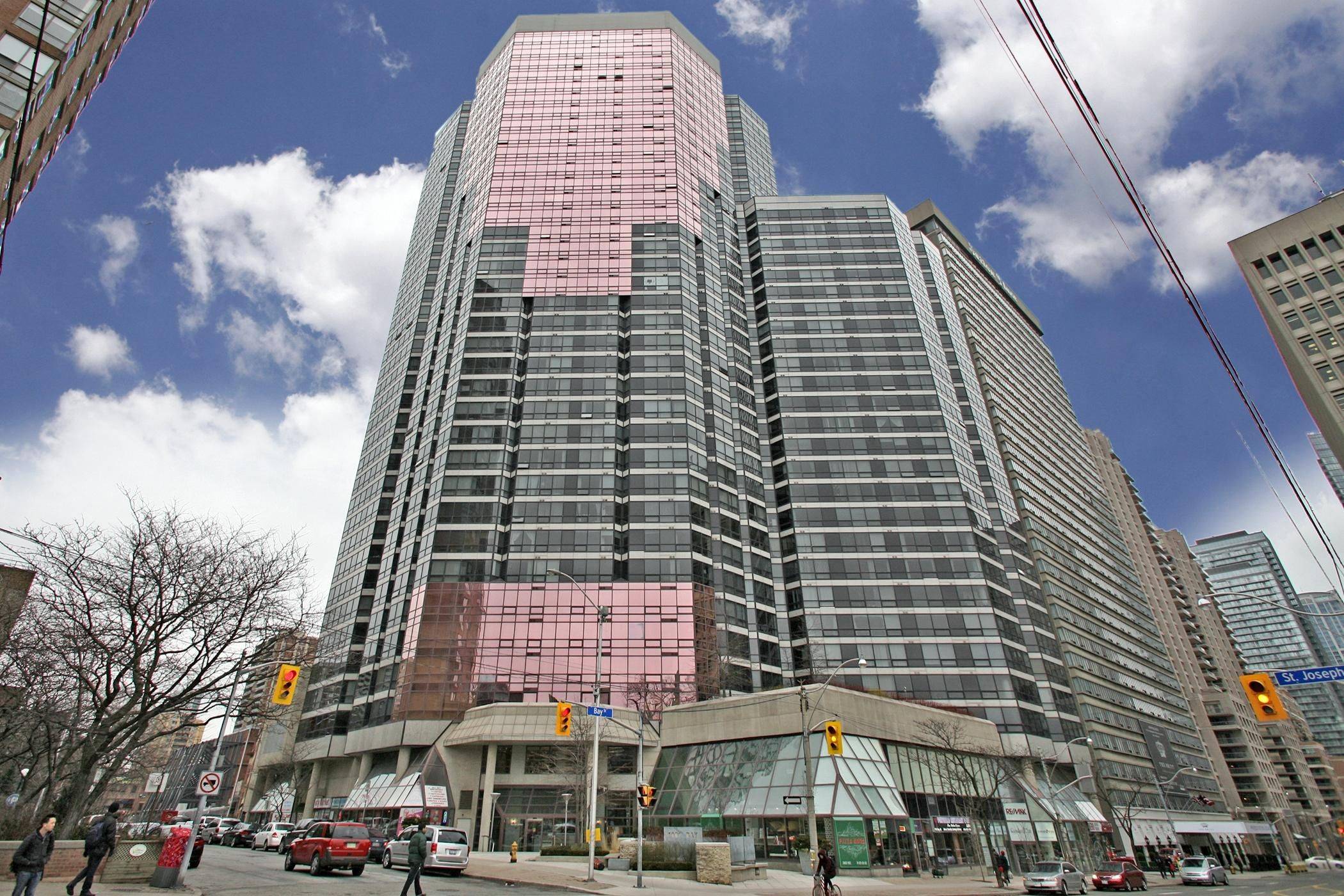 Toronto C01, ON M5S 3A6,1001 Bay ST #2618