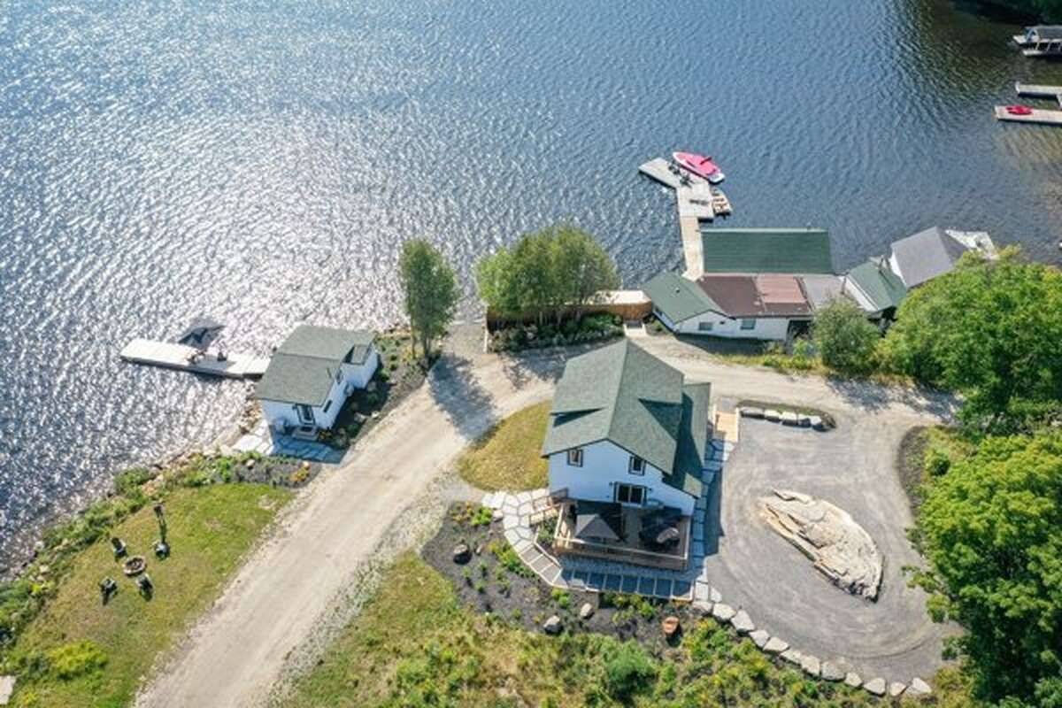 Lake Of Bays, ON P1H 2J6,1021 Marina RD