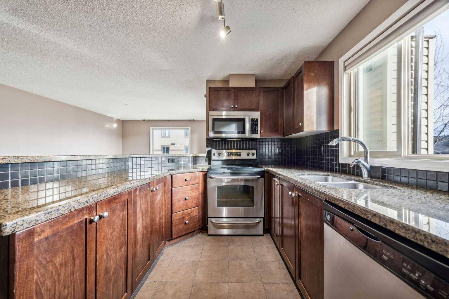 Calgary, AB T2Y 0H8,16969 24 ST SW #2215