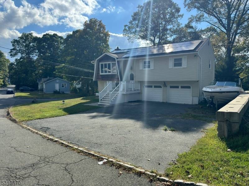 Hopatcong Boro, NJ 07874,28 Kynor Ave