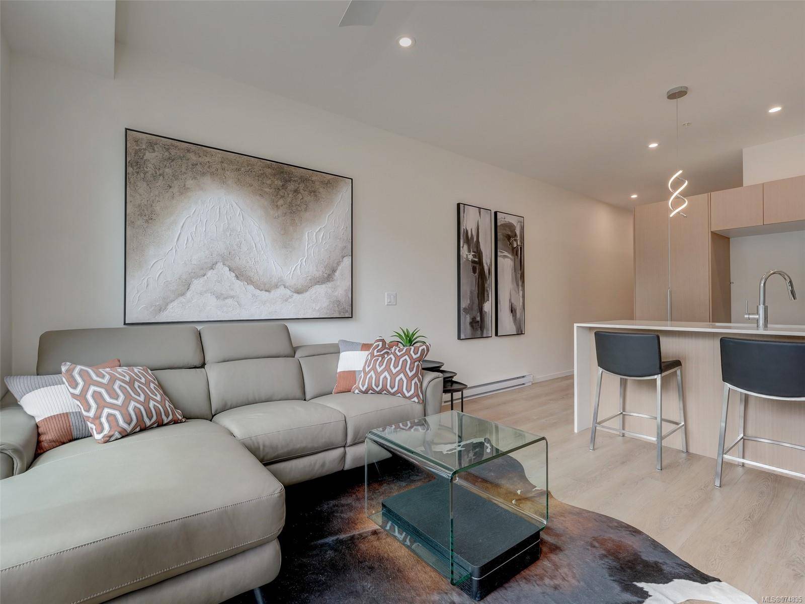 Sidney, BC V8L 1V5,2374 Oakville Ave #208
