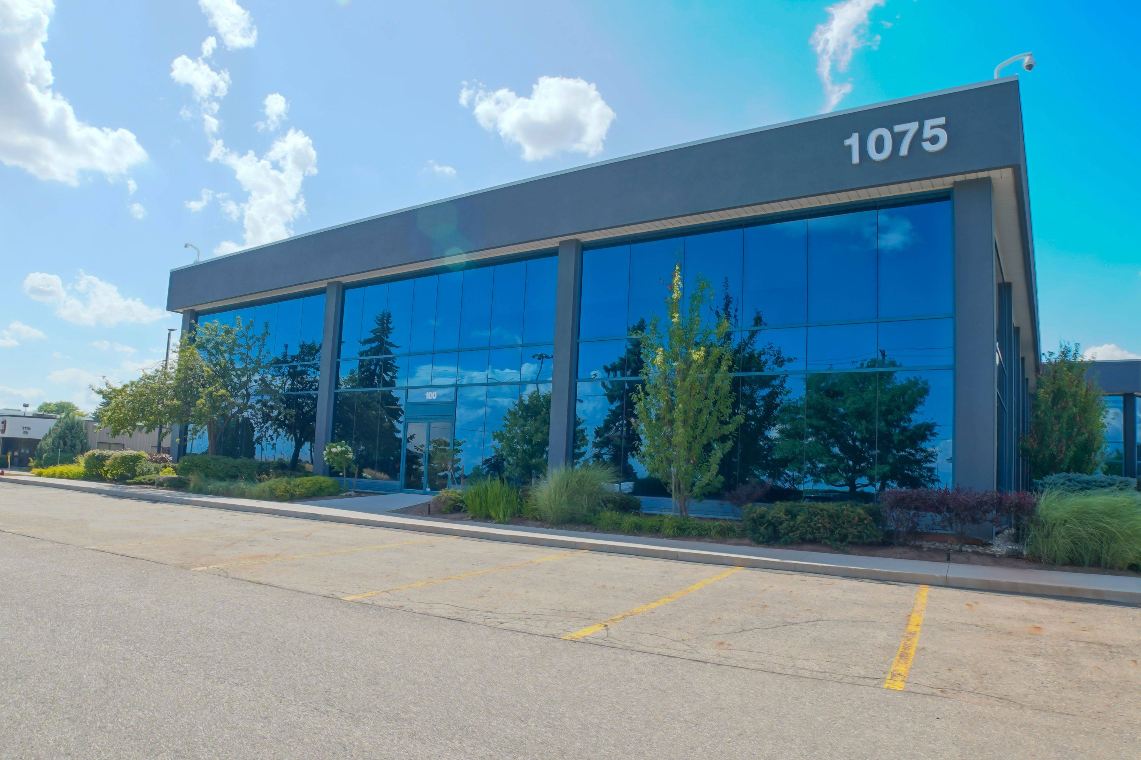 Oakville, ON L6M 2G2,1075 North Service RD #100-21