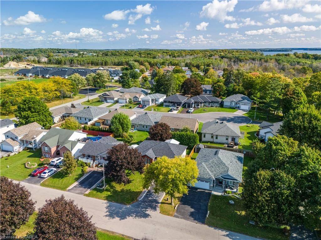 Gananoque, ON K7G 1P2,155 ELMWOOD DR