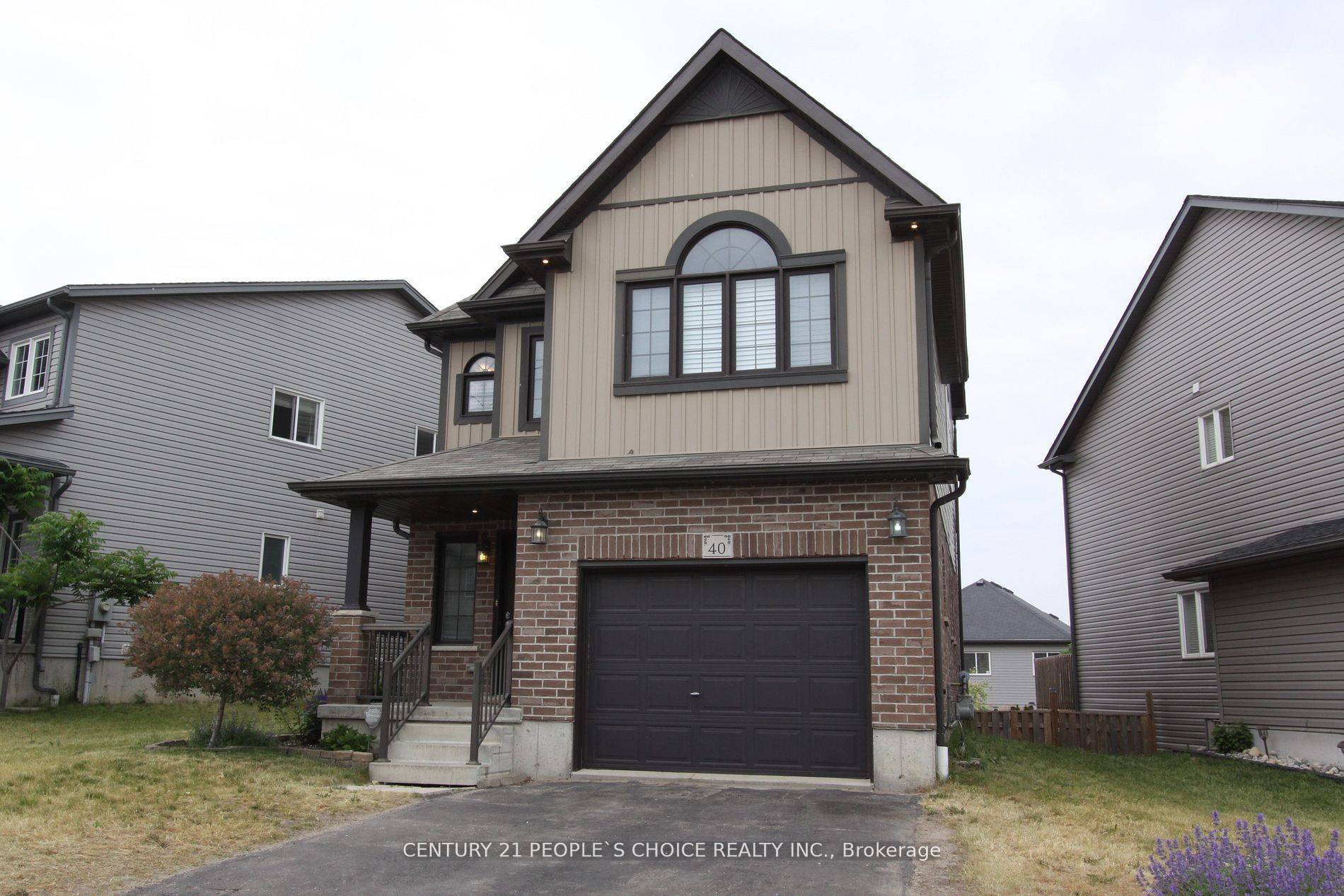 Kitchener, ON N2R 0A4,40 Sorrento ST #Upper