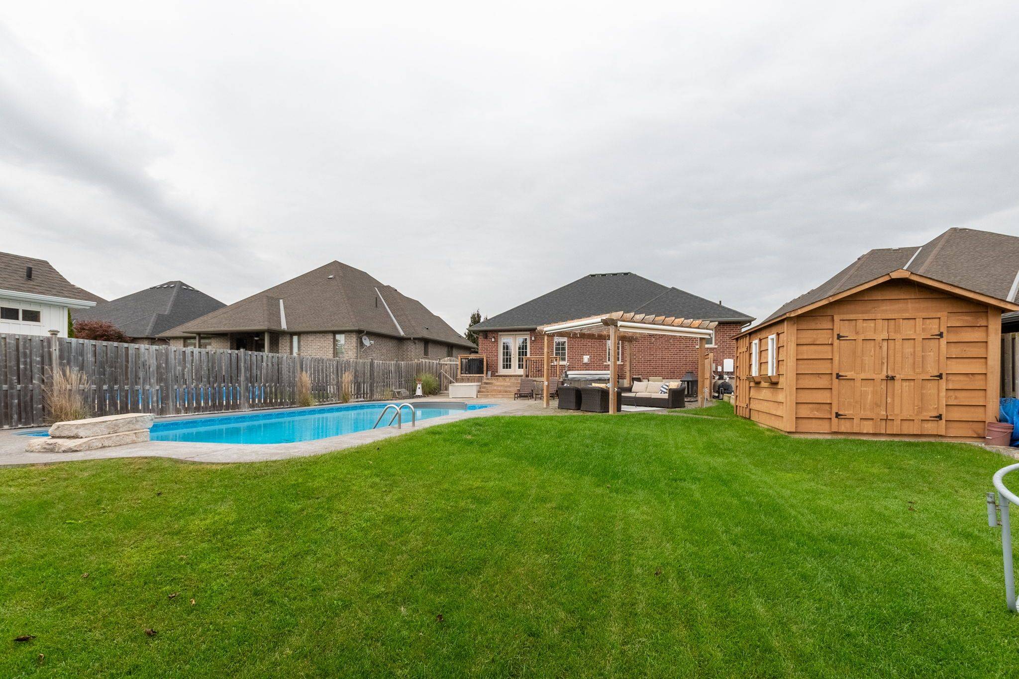 Strathroy-caradoc, ON N7G 0B2,436 Macdonald ST