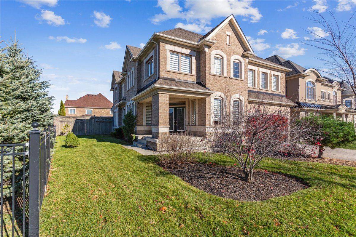 Brampton, ON L6X 0E4,36 Lampman CRES