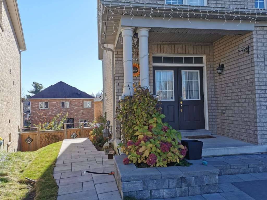 East Gwillimbury, ON L9N 0B6,74 Herefordshire CRES #(Bsmt)