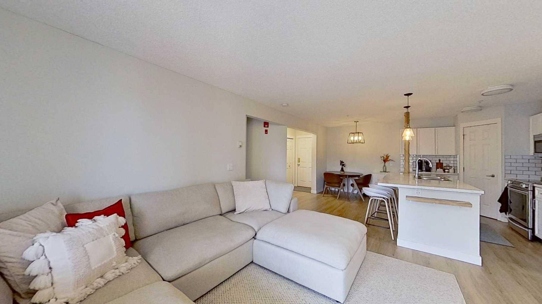 Calgary, AB T2T1C6,2212 34 AVE SW #105