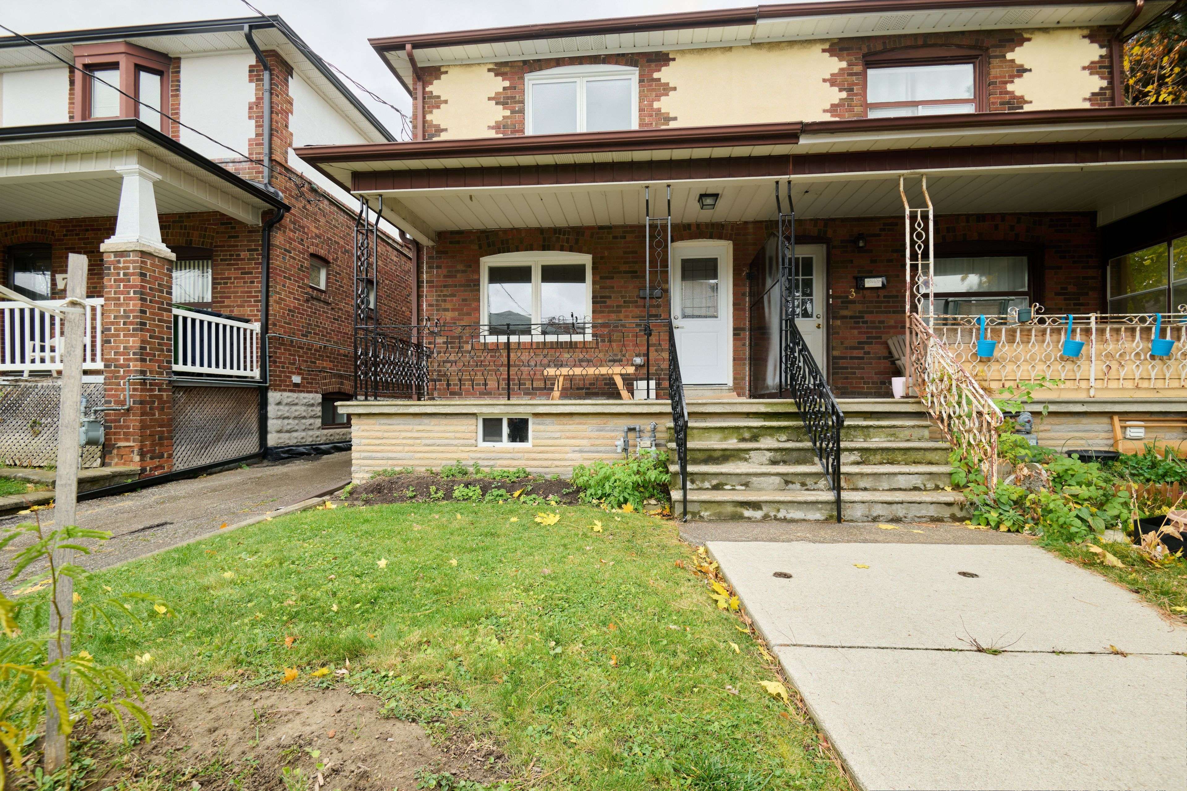 Toronto C03, ON M6E 2G1,5 Greyton CRES