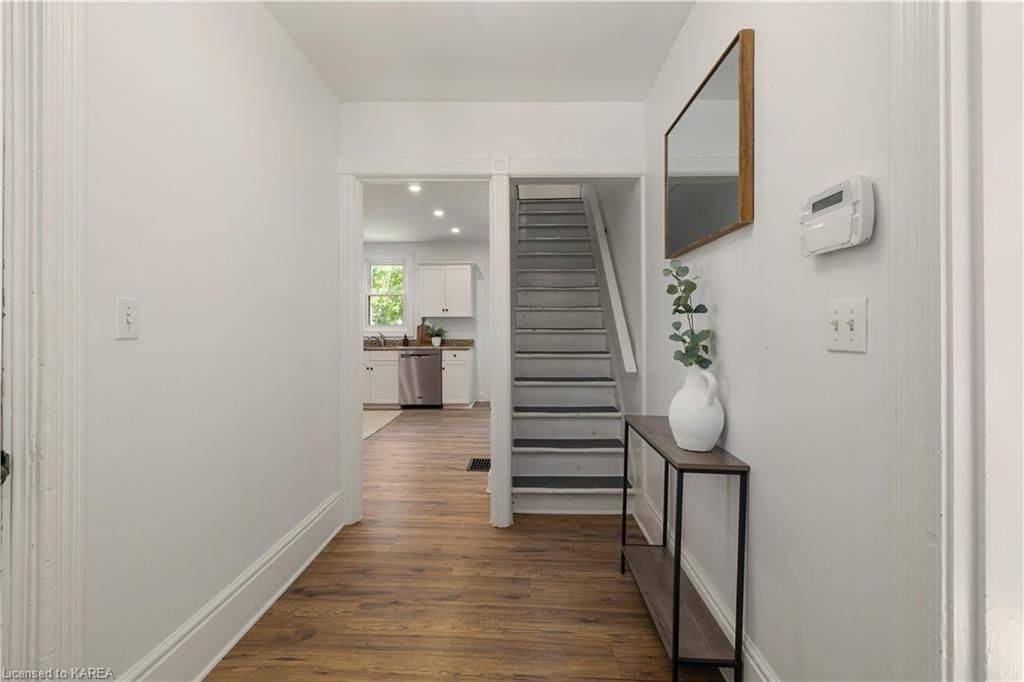 284 JOHN ST, Gananoque, ON K7G 1A7