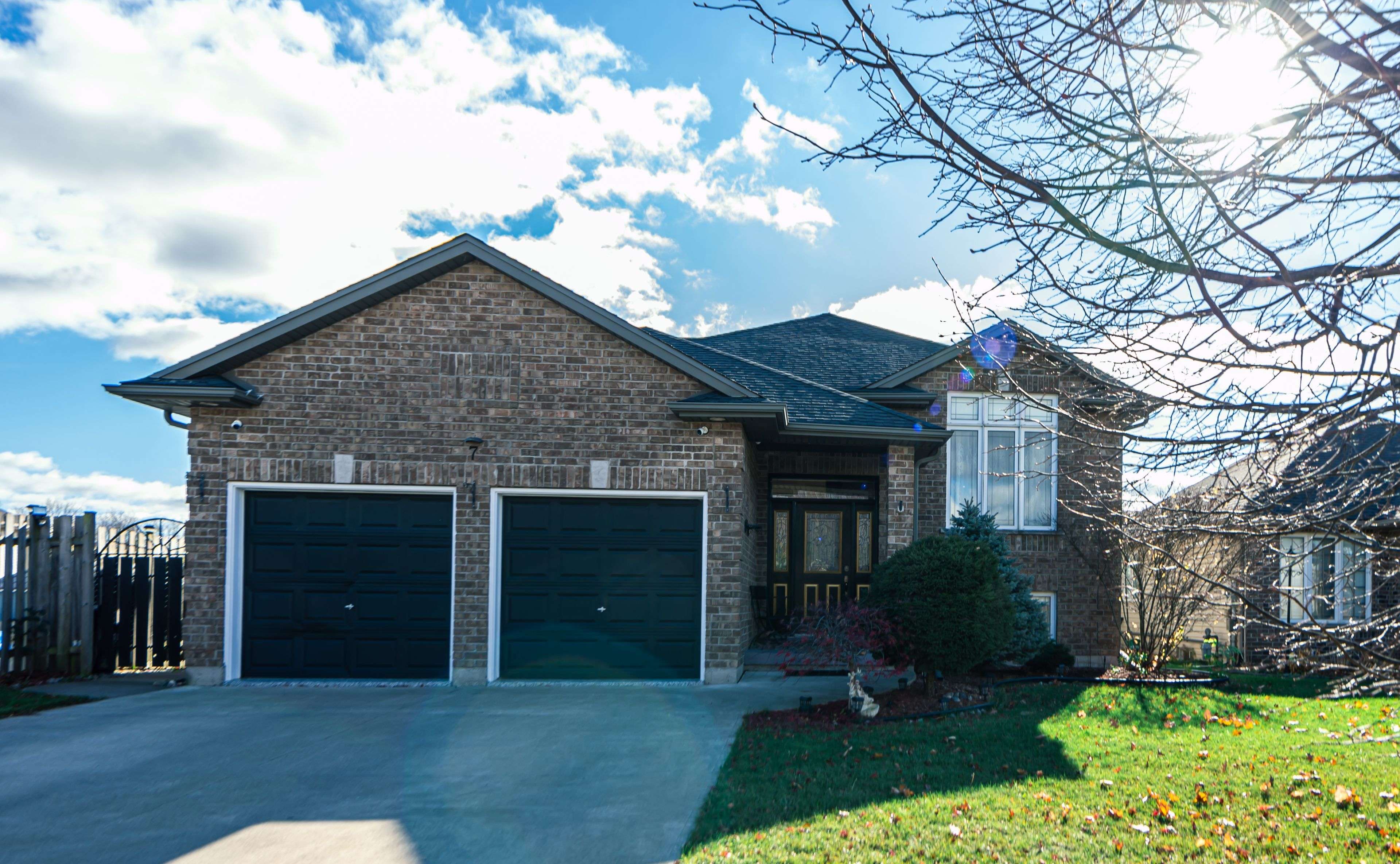 Welland, ON L3C 7M7,7 Lynbrook LN