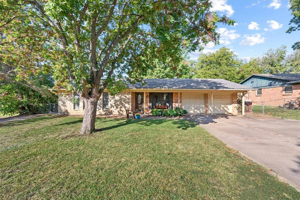 Benbrook, TX 76126,1226 Benbrook Terrace