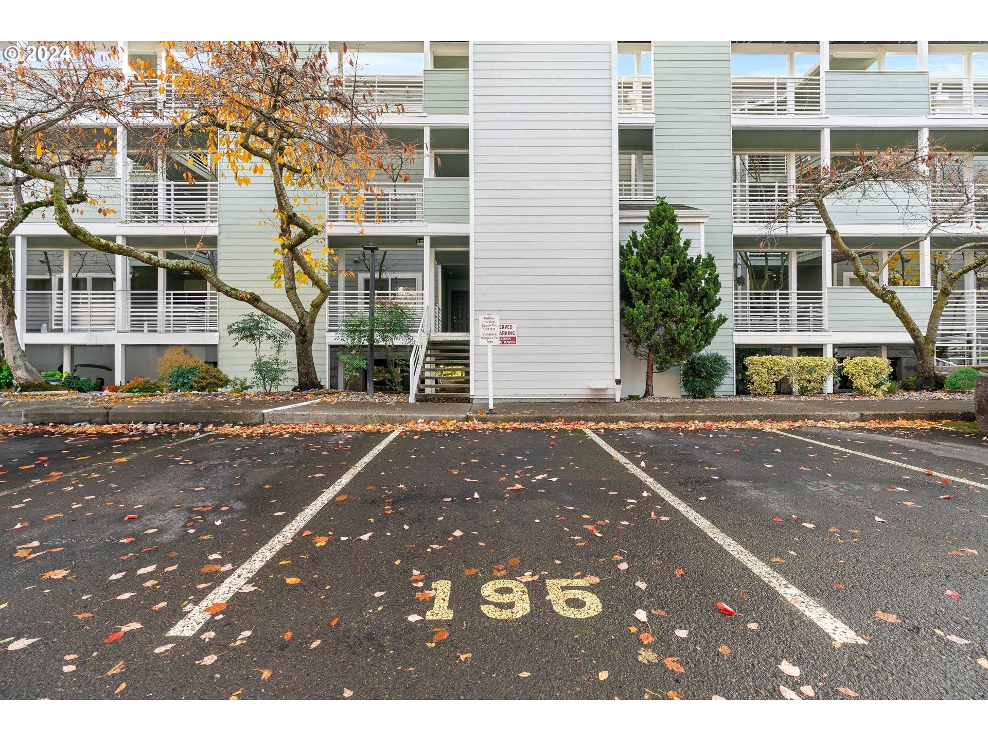 Portland, OR 97217,241 N HAYDEN BAY DR