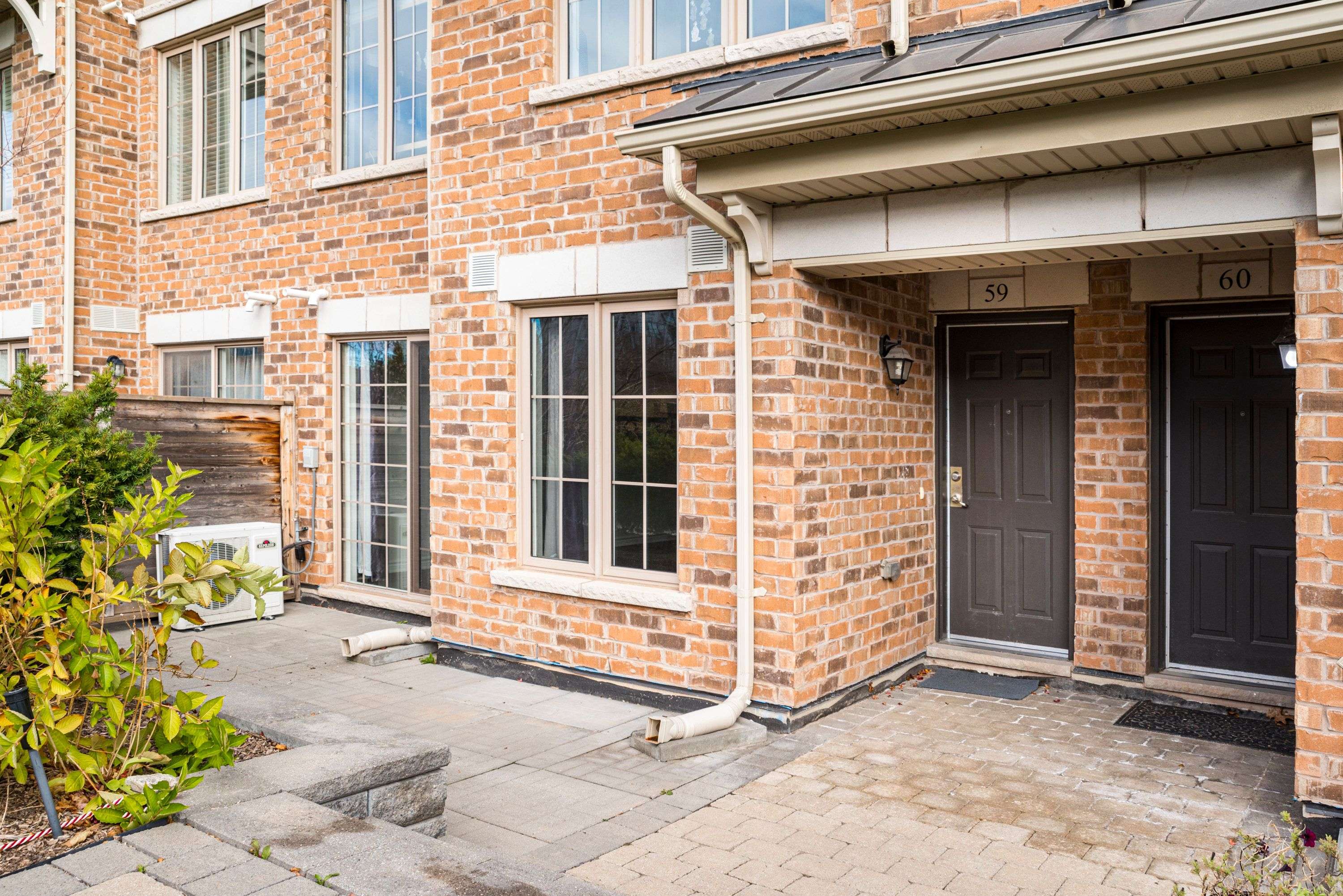 Oakville, ON L6M 0S3,2441 Greenwich DR #59