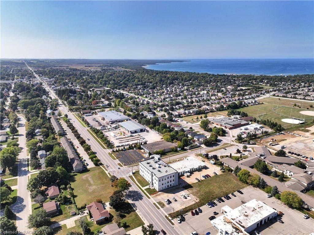 Saugeen Shores, ON N0H 2C3,1020 GODERICH ST #202