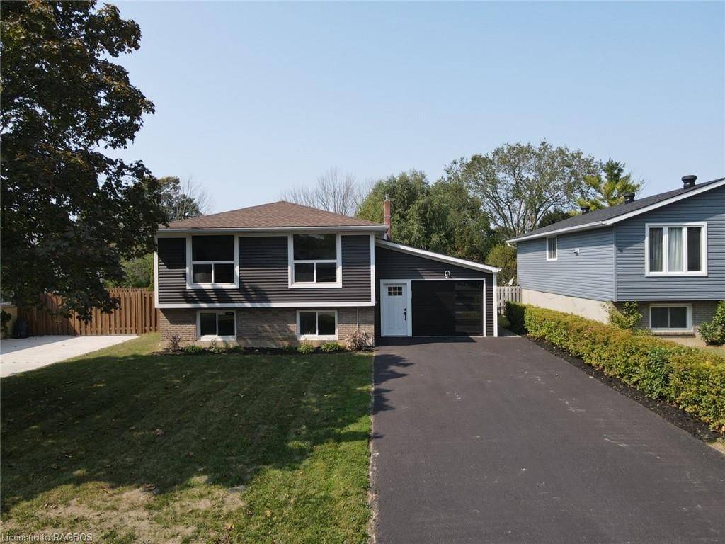 Kincardine, ON N2Z 1R4,668 PALMATEER DR