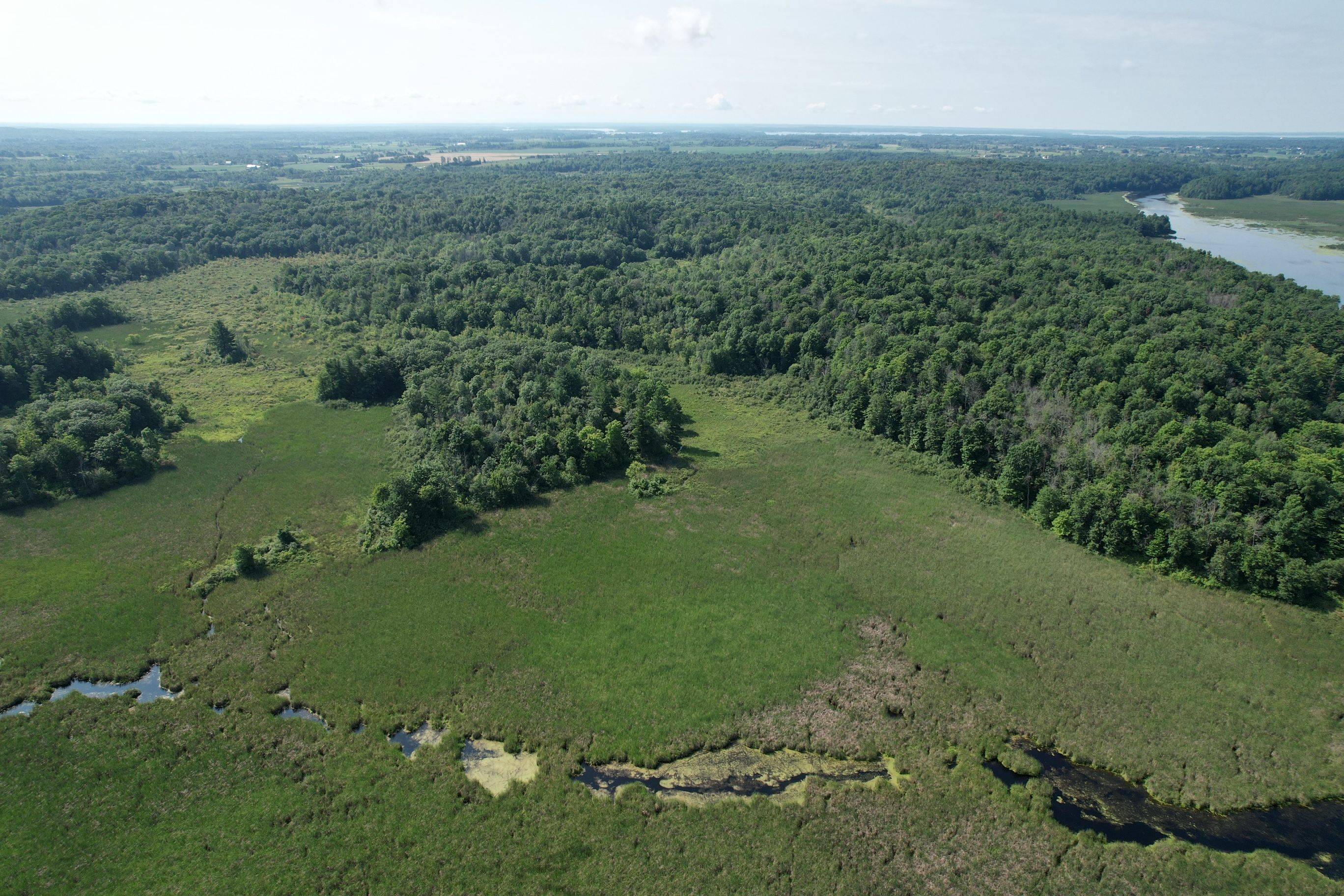 Leeds & The Thousand Islands, ON K0E 1L0,220 Bradley LN