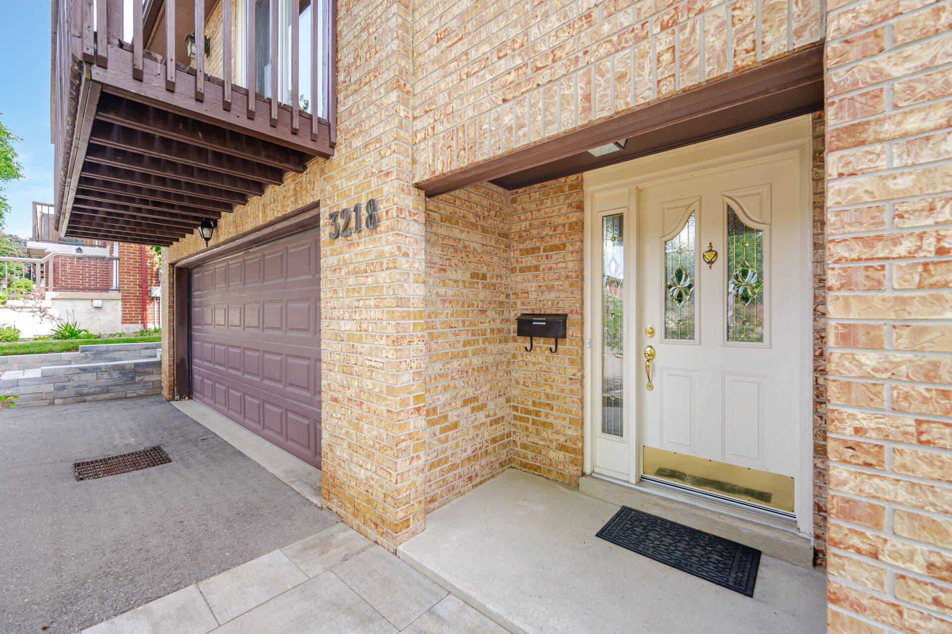 Mississauga, ON L4V 3Z6,3218 McCarthy CT