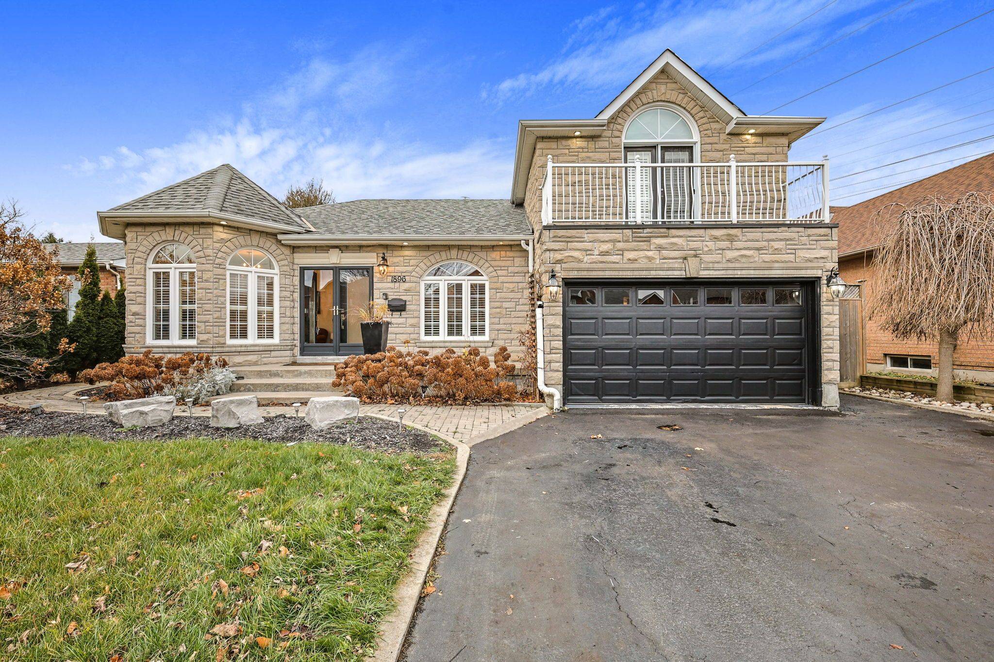 Pickering, ON L1V 1L6,1896 Woodview AVE