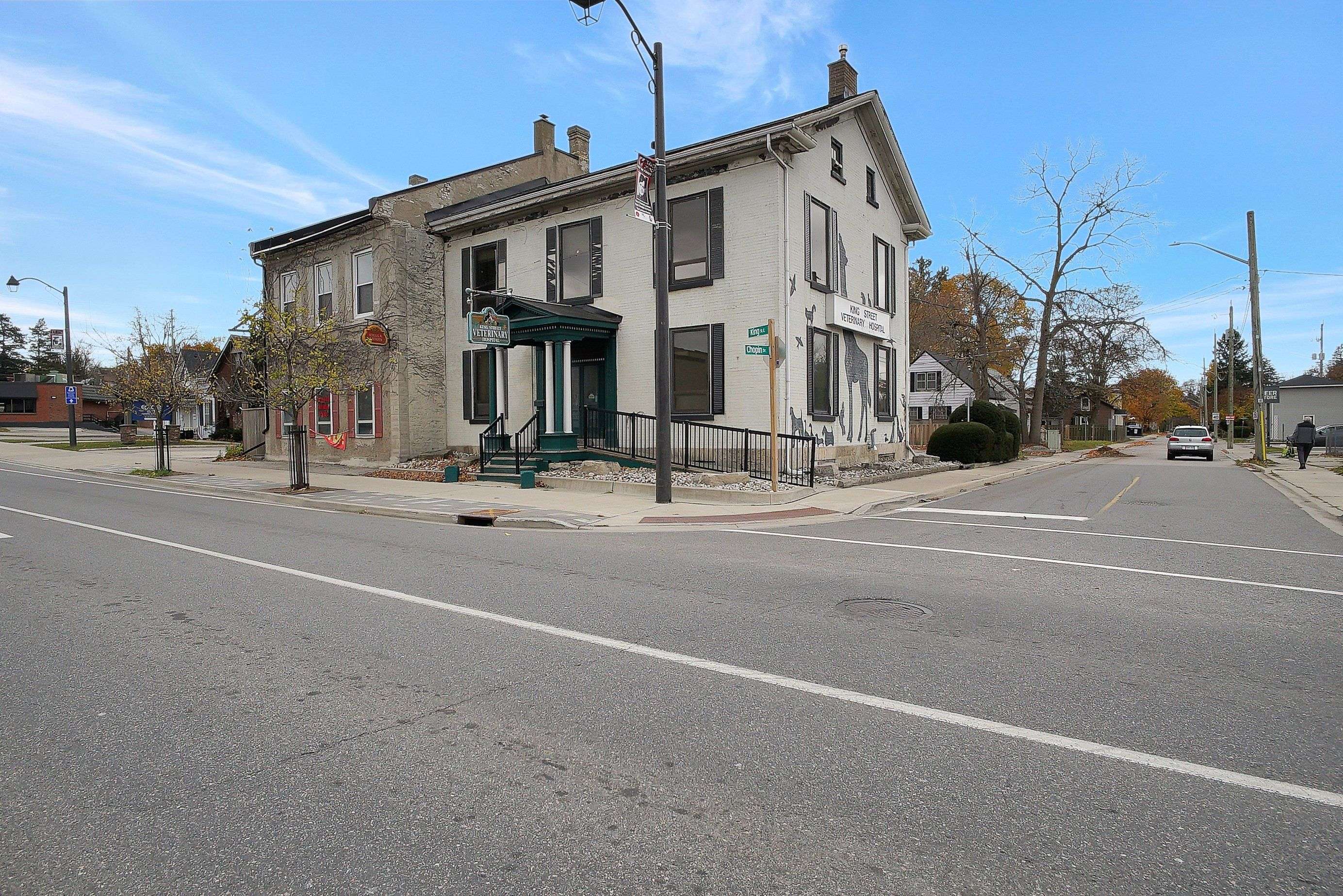 Cambridge, ON N3H 3M6,204 King ST E