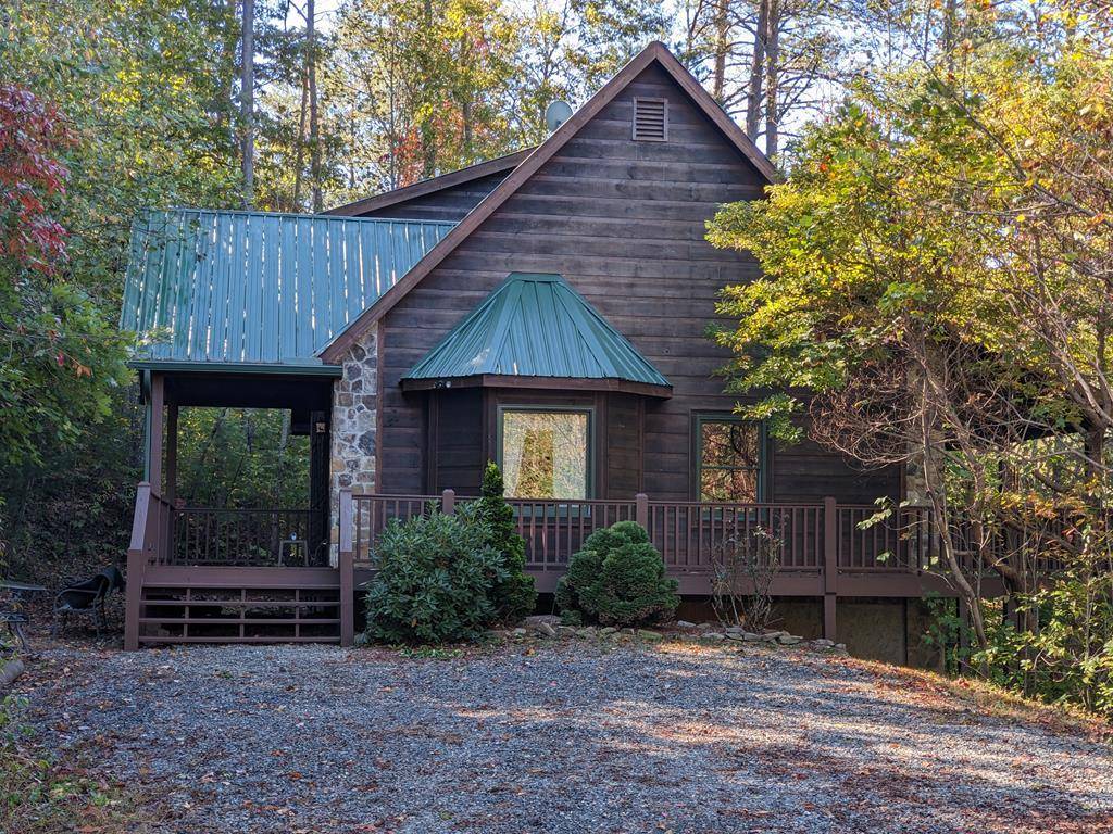 Hiawassee, GA 20546,1702 Sheep Cliff Road