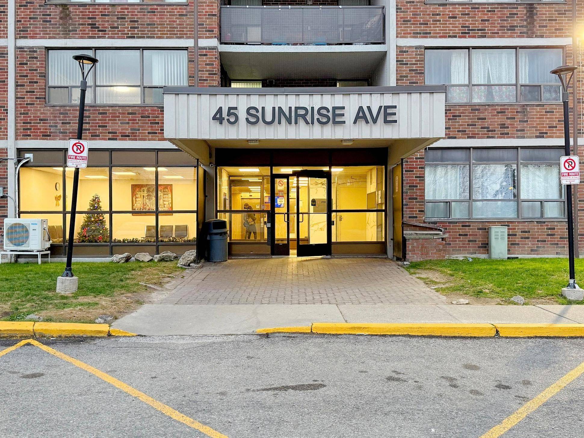 Toronto C13, ON M4A 2S3,45 Sunrise AVE #214