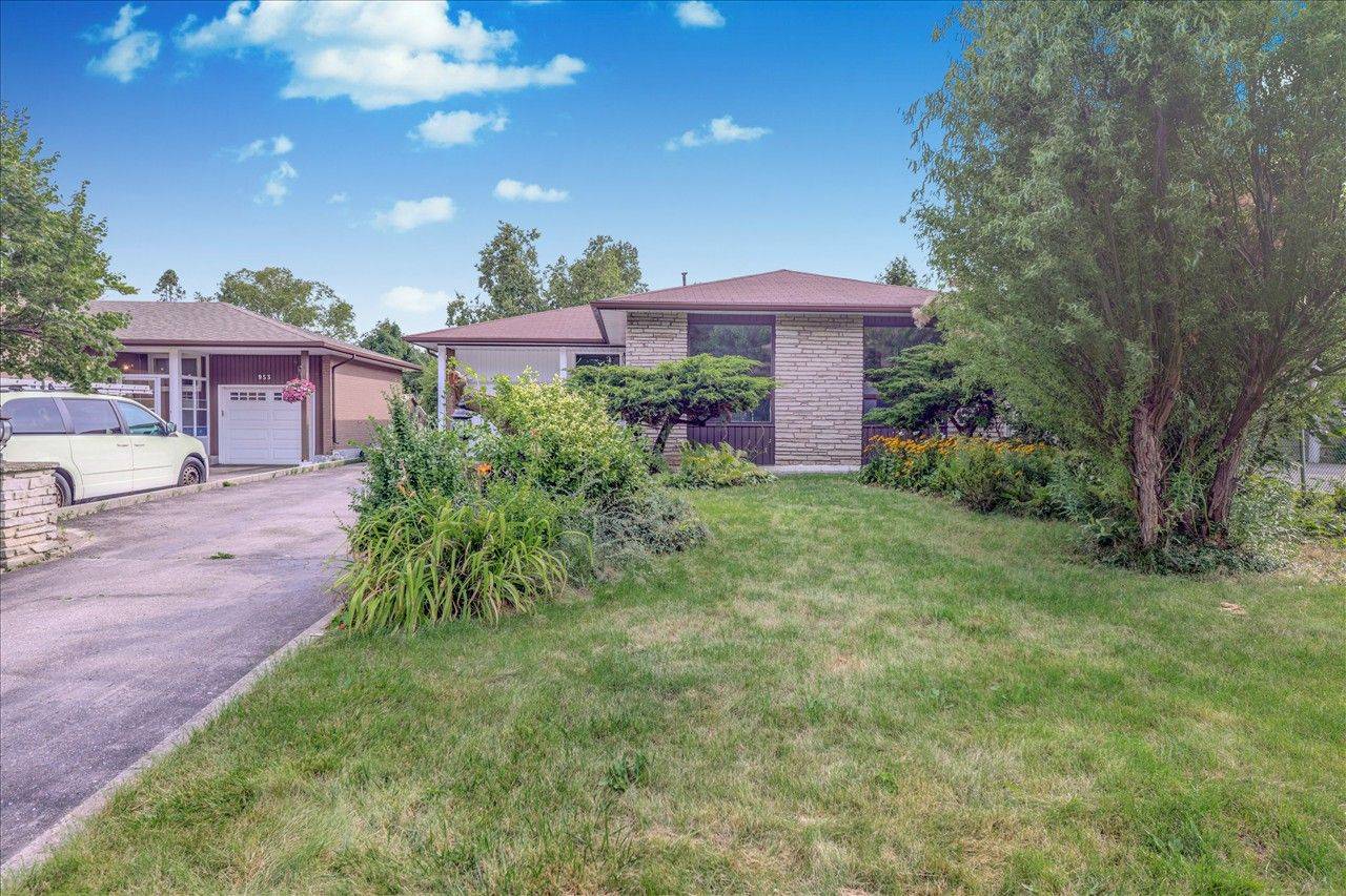 Pickering, ON L1W 2J2,951 Essa CRES