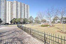 Toronto W09, ON M9R 1T2,370 Dixon RD E #408