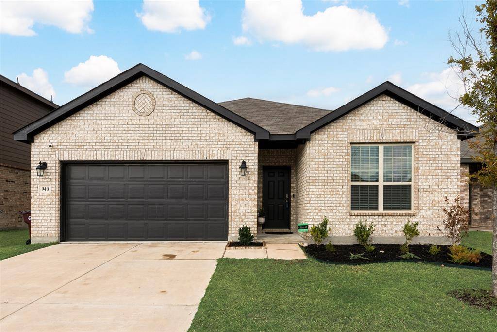 Van Alstyne, TX 75495,940 Billups Drive