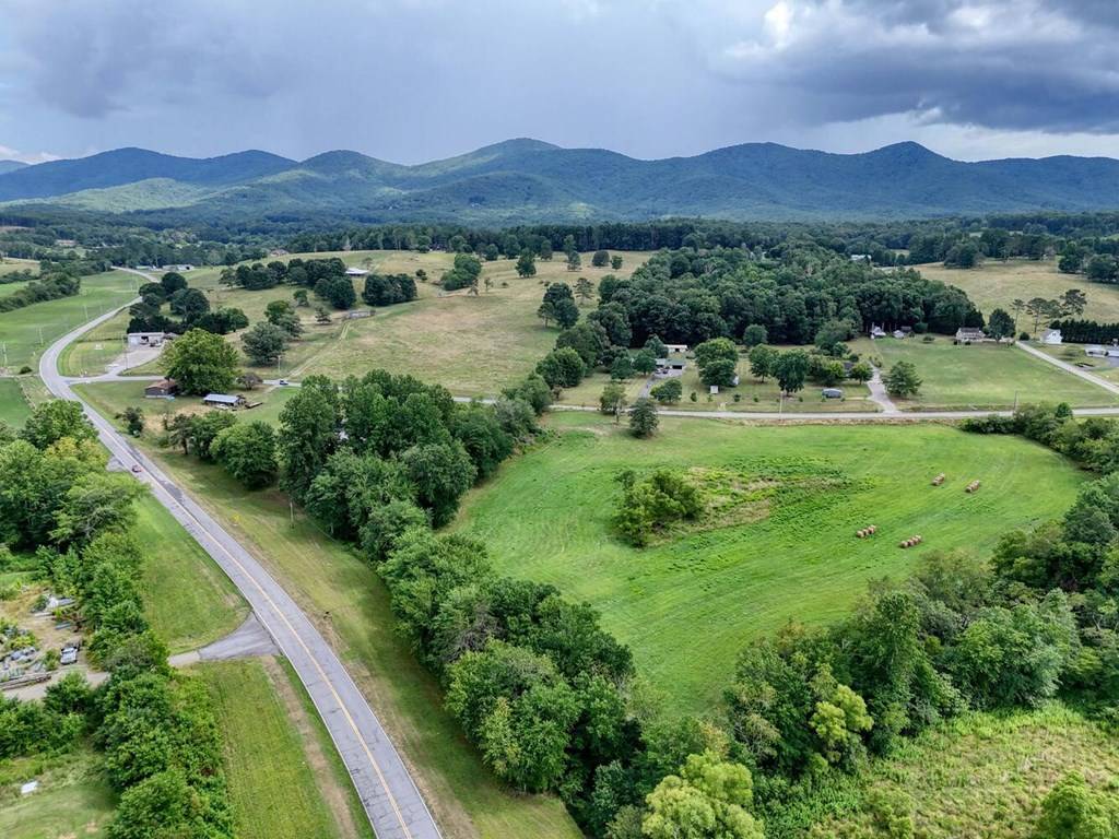 Blairsville, GA 30512,142 Jones Creek Road