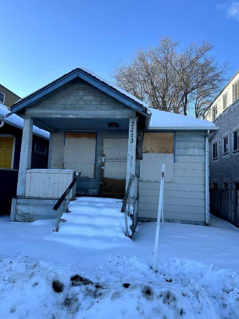 Calgary, AB T2T 3T2,2213 14 ST SW