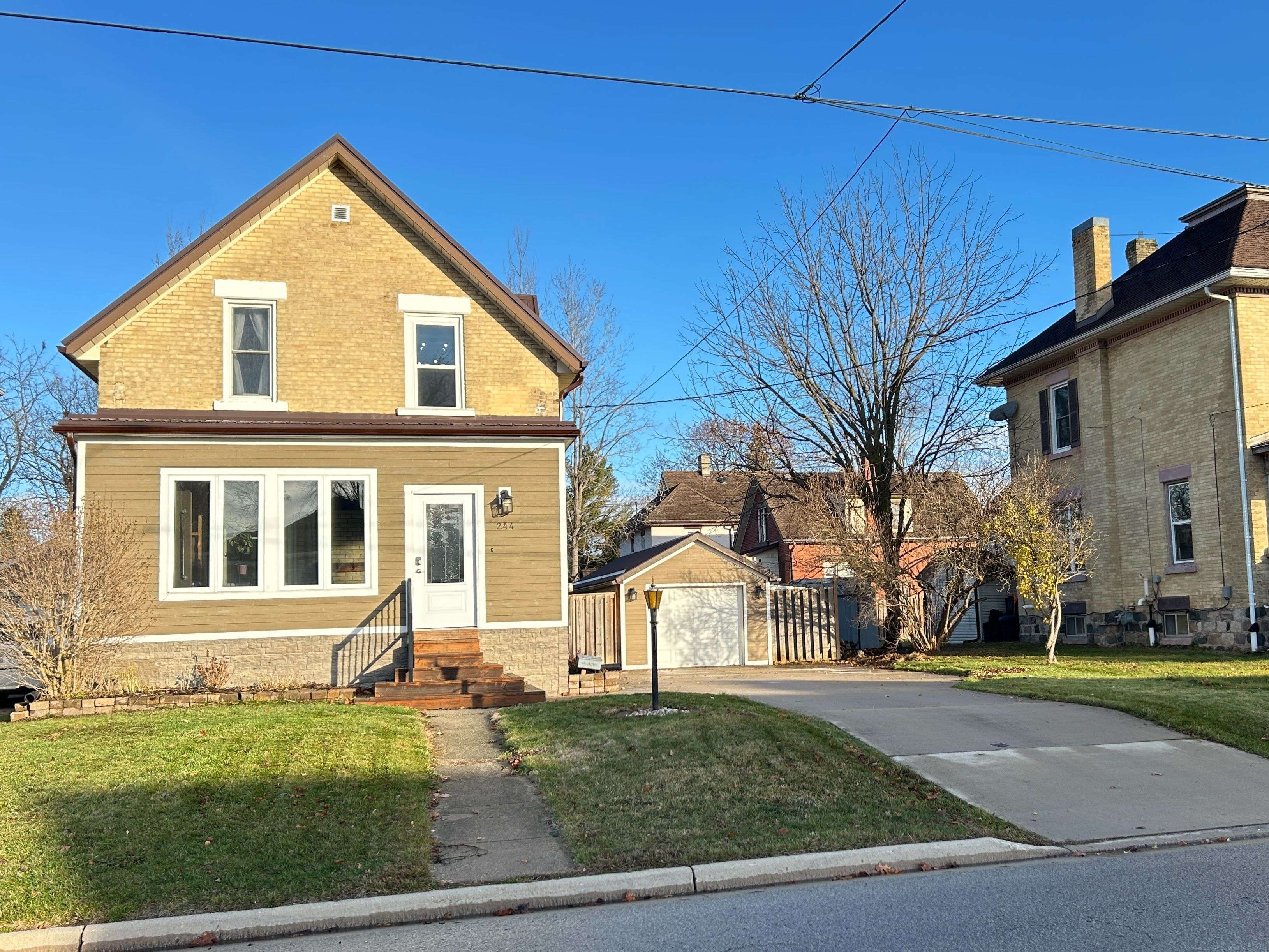 Hanover, ON N4N 1X2,244 13th ST