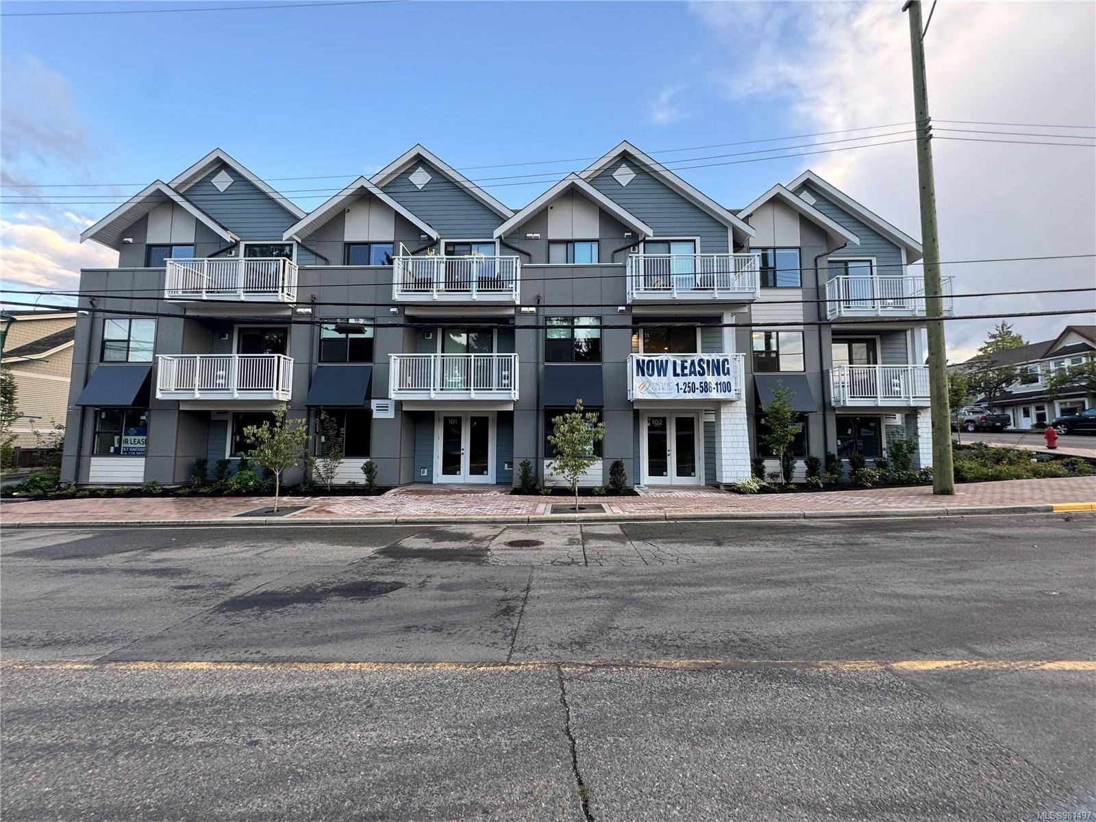 Qualicum Beach, BC V9K 1H1,190-194 First Ave W #102