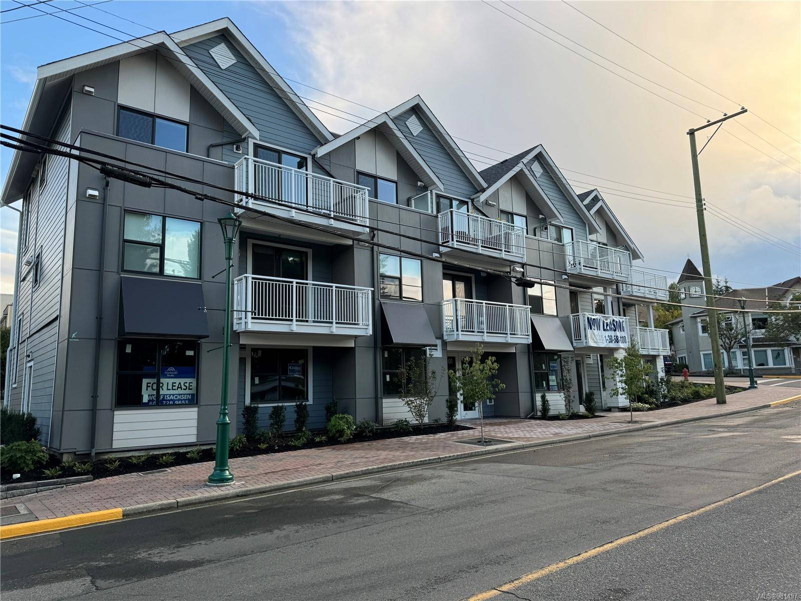 Qualicum Beach, BC V9K 1H1,190-194 First Ave W #102