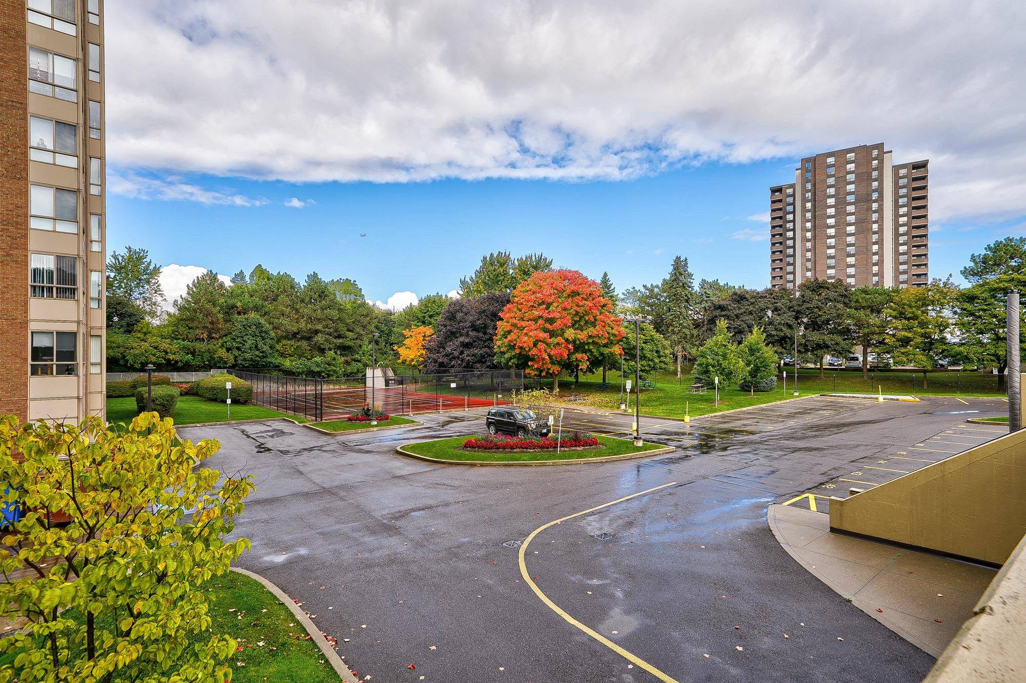 Mississauga, ON L5E 3G2,1485 Lakeshore RD E #918