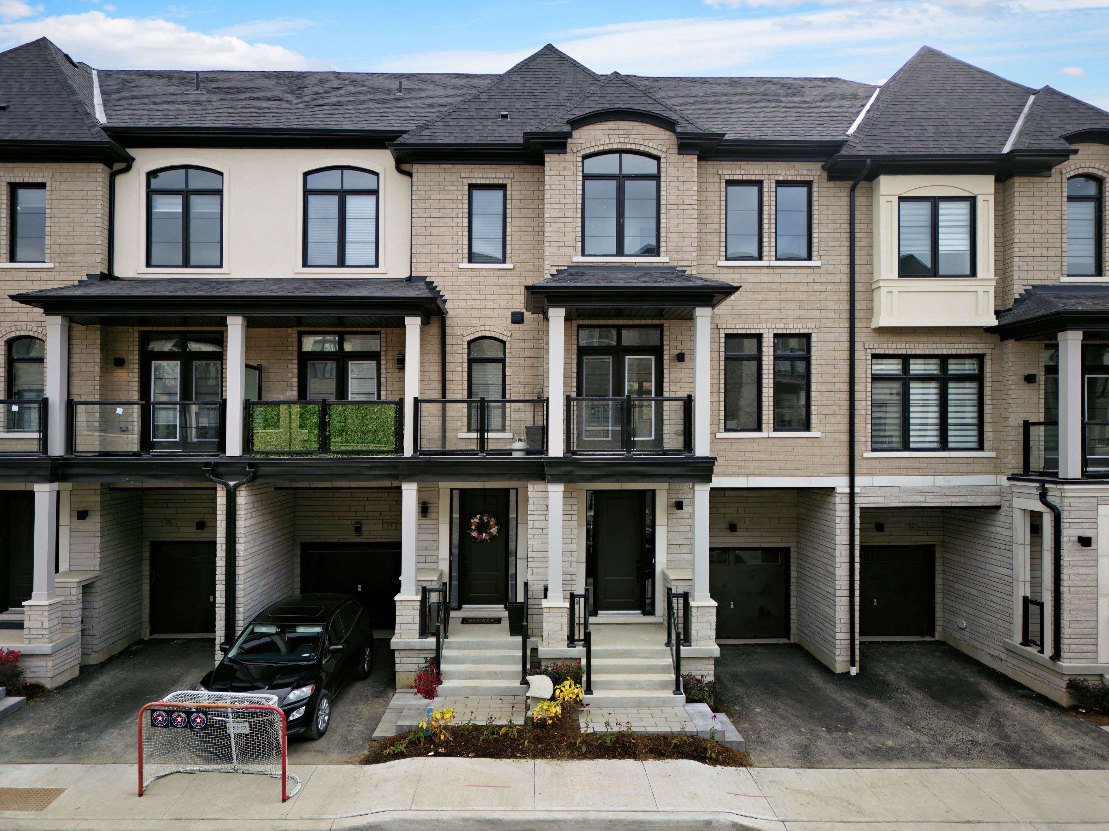 Vaughan, ON L4H 5G4,87 Archambault WAY