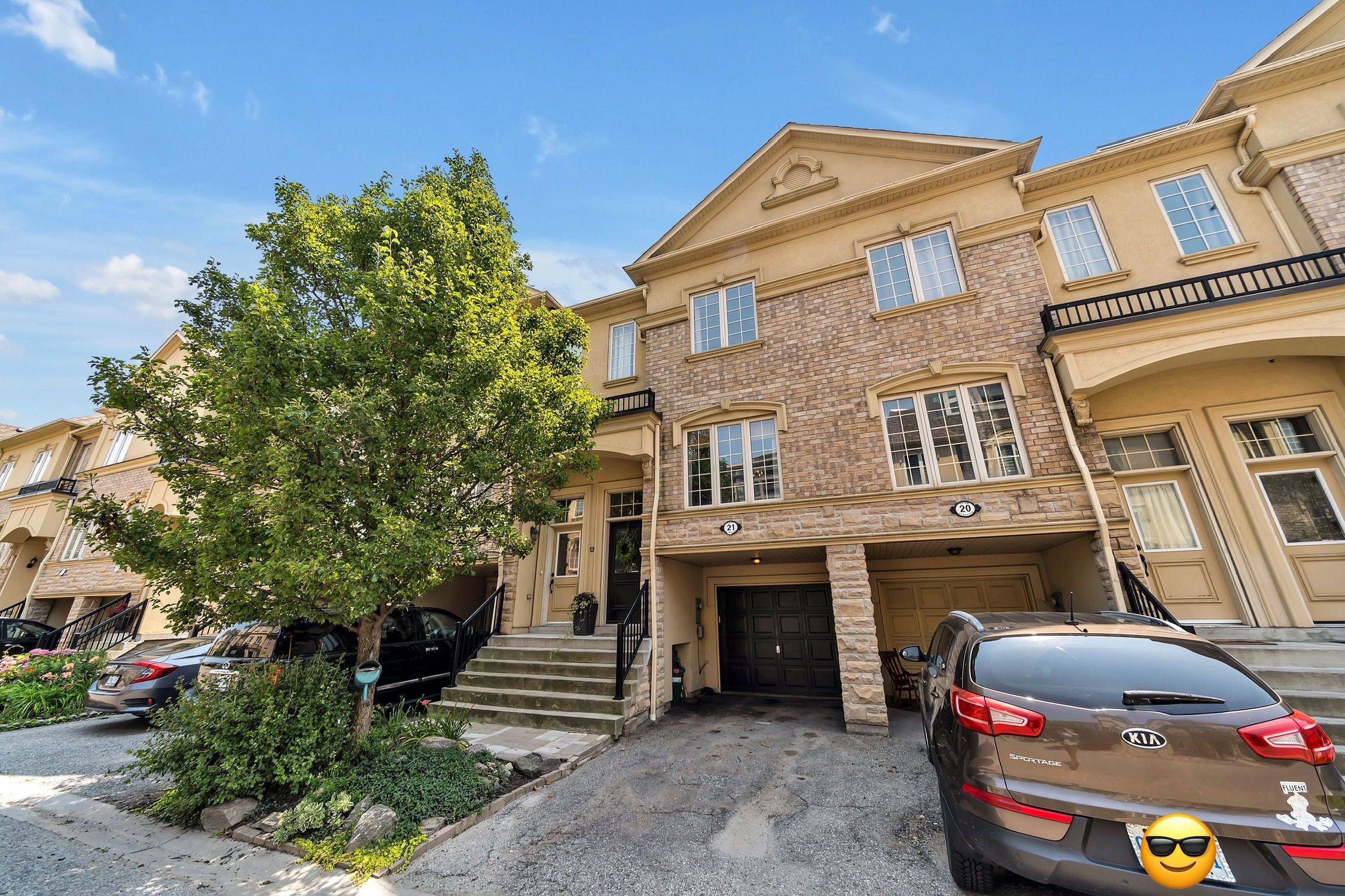 Pickering, ON L1W 0A2,1250 St. Martins DR #21