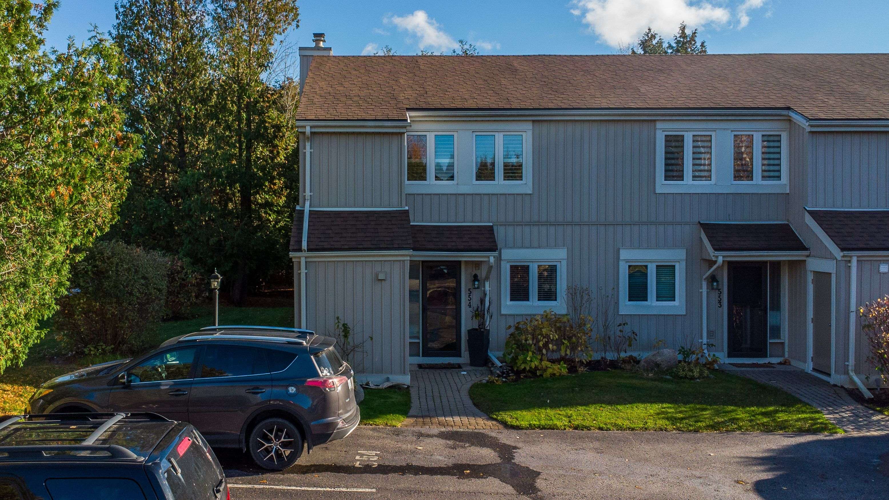 Collingwood, ON L9Y 5B4,554 Oxbow CRES