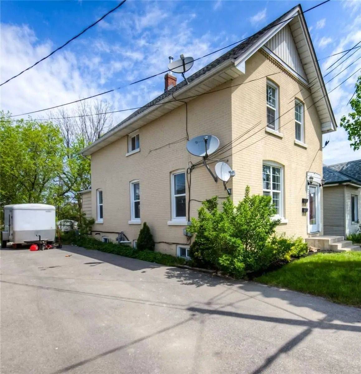 Brantford, ON N3T 4Y3,221 Grand River AVE