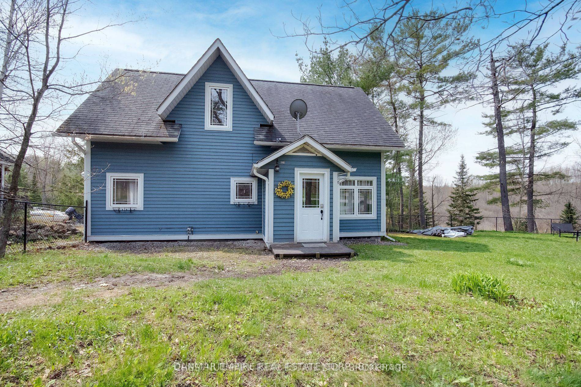 Muskoka Lakes, ON P0B 1J0,2827 MUSKOKA RD 118 N/A W