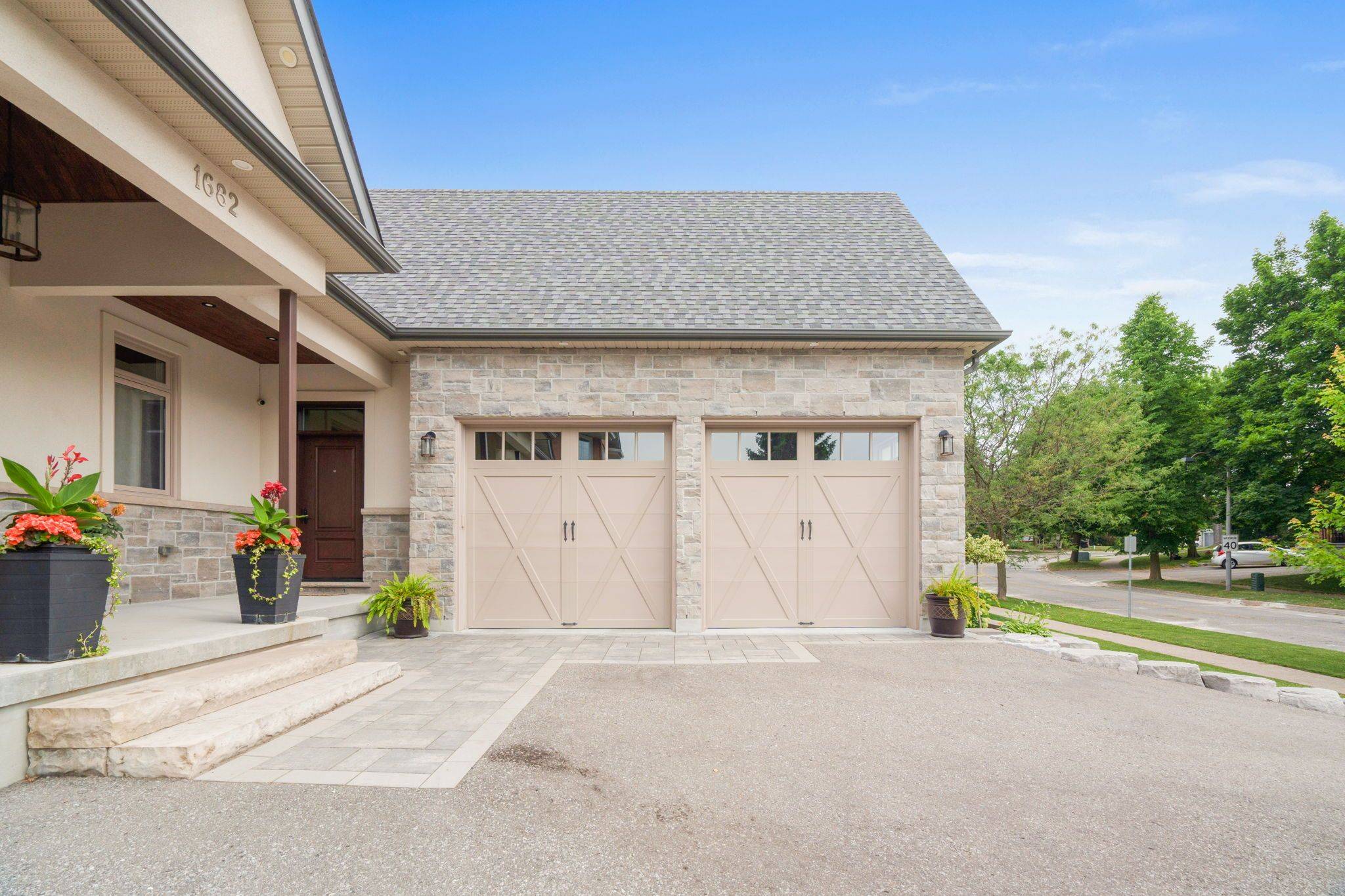 Pickering, ON L1V 5V6,1682 Heathside CRES