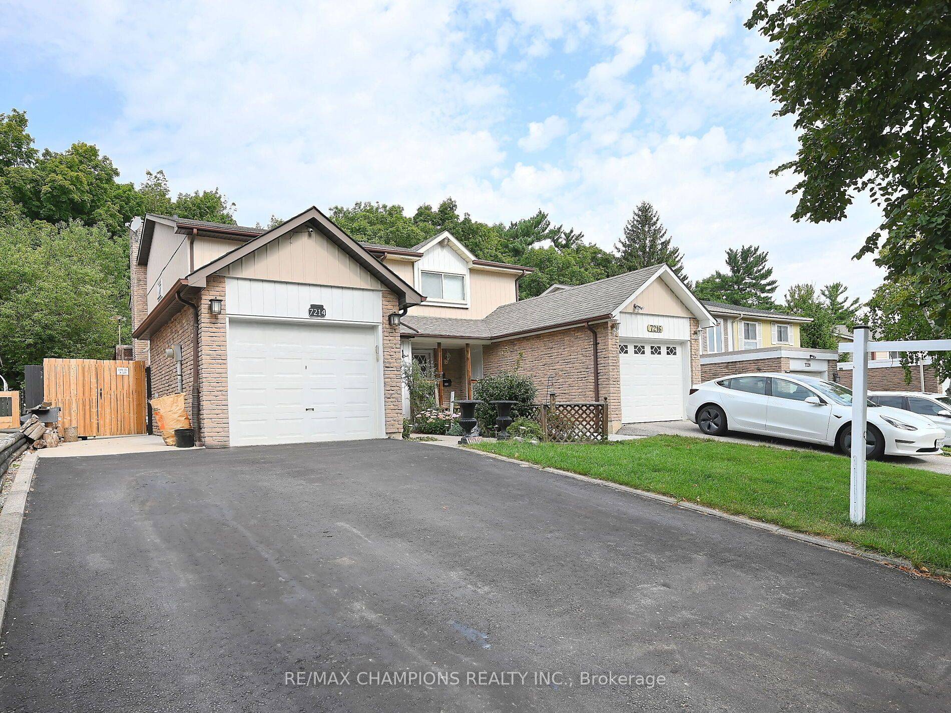 Mississauga, ON L5N 1Y9,7214 Ridgeland CRES