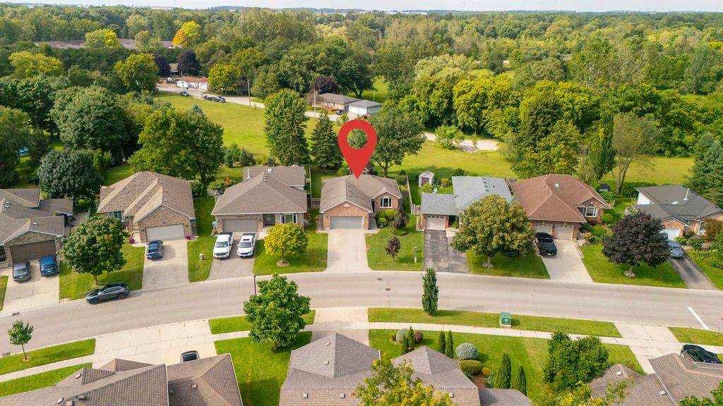 Strathroy-caradoc, ON N7G 4A2,63 Parkview DR