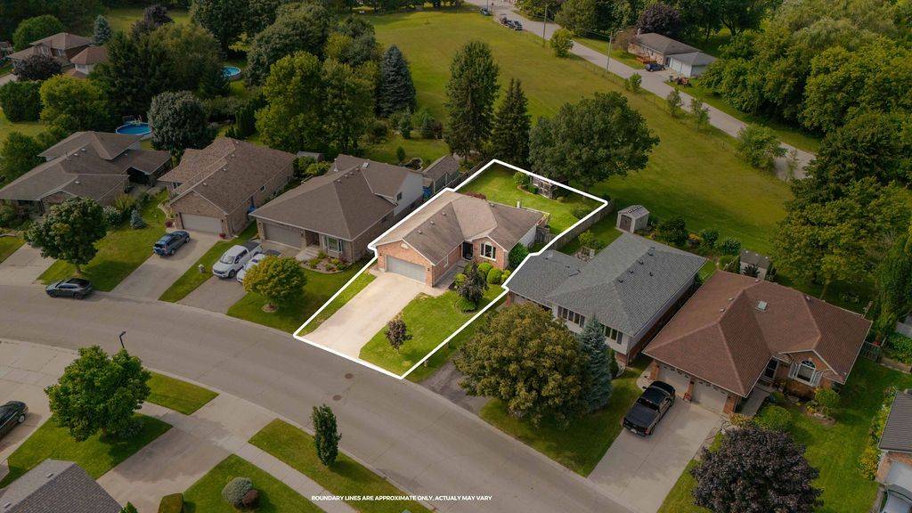 Strathroy-caradoc, ON N7G 4A2,63 Parkview DR