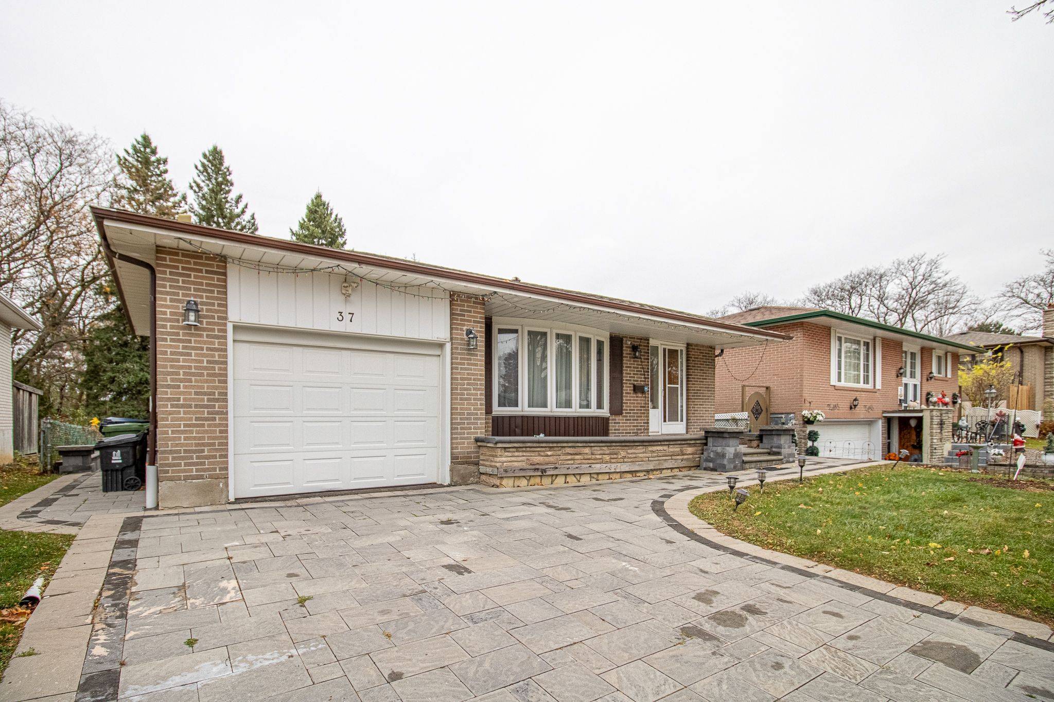 Toronto E09, ON M1H 2L2,37 Albacore CRES #Main