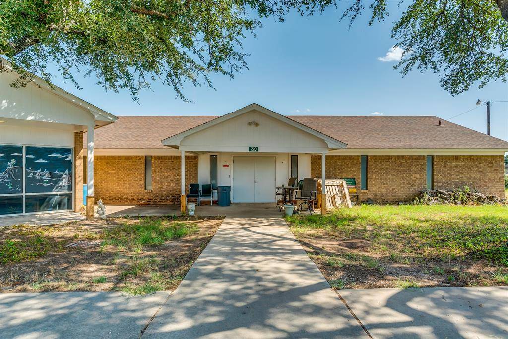 Lipan, TX 76462,220 W Lipan Drive