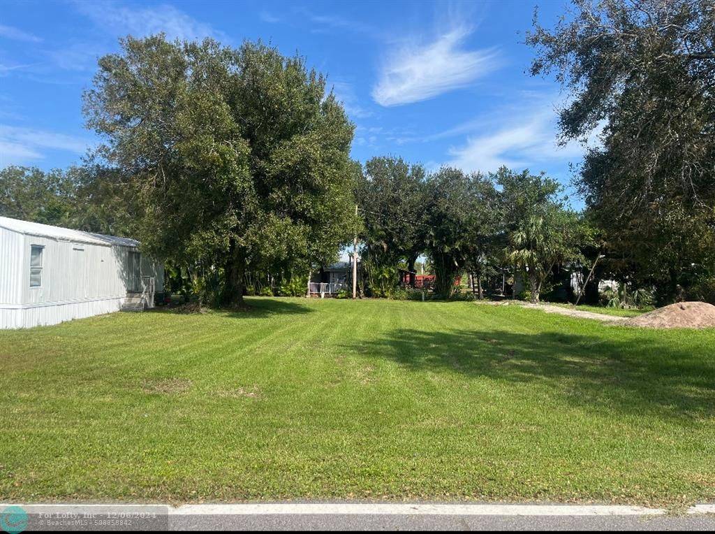 Moore Haven, FL 33471,571 AVENUE D